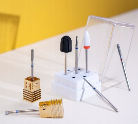 Frez diamentowy do skórek do manicure KULKA 4mm