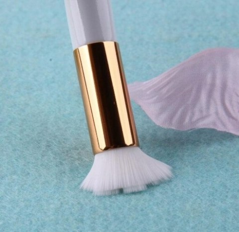 Pędzel do oczyszczania rzęs Cosmetico biały